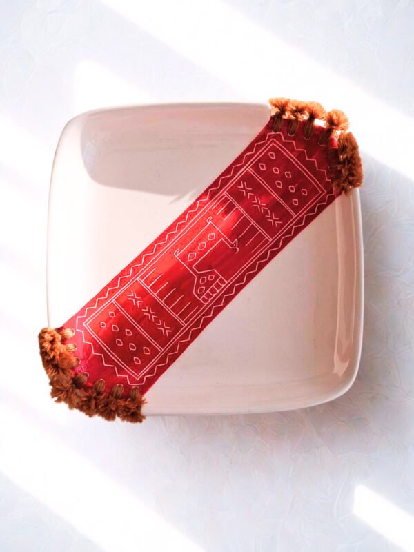 Curved Ceramic plate with Red Nomadic Pattern